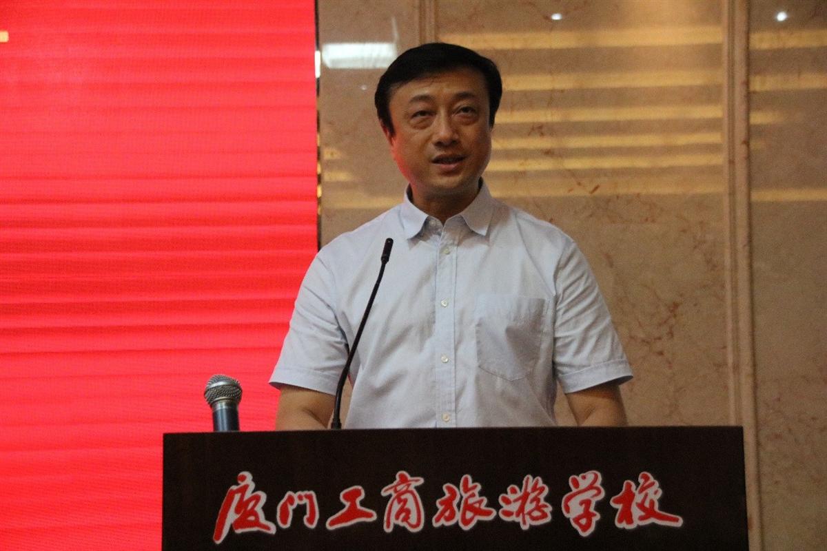 C:\Users\dell\Desktop\新建文件夹 (5)\新建文件夹 (3)\8.jpg