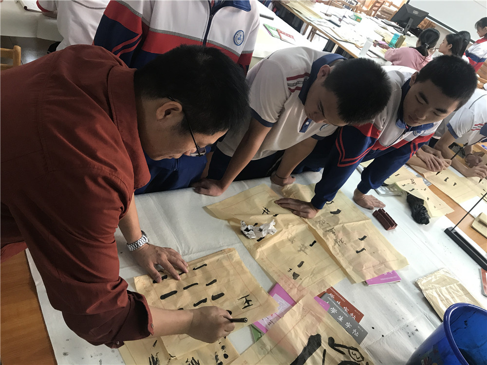 微信图片_20191112084911_副本.jpg