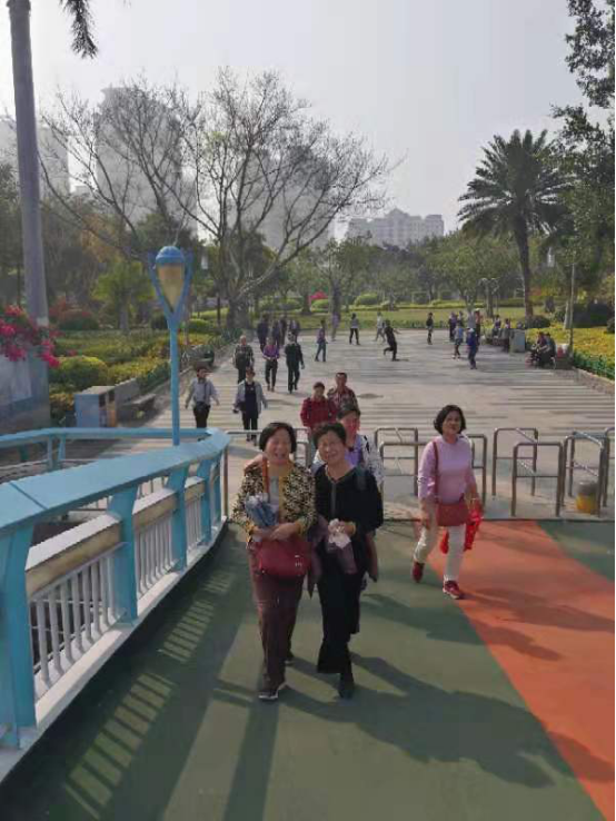 潇洒健步还童年--记厦门工商旅游学校春季健步行551.png