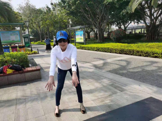 潇洒健步还童年--记厦门工商旅游学校春季健步行670.png