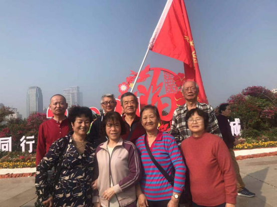潇洒健步还童年--记厦门工商旅游学校春季健步行444.png