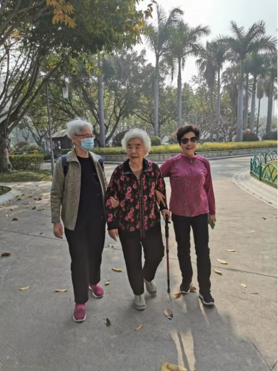 潇洒健步还童年--记厦门工商旅游学校春季健步行602.png