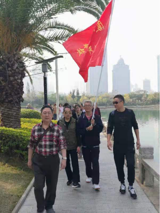 潇洒健步还童年--记厦门工商旅游学校春季健步行523.png