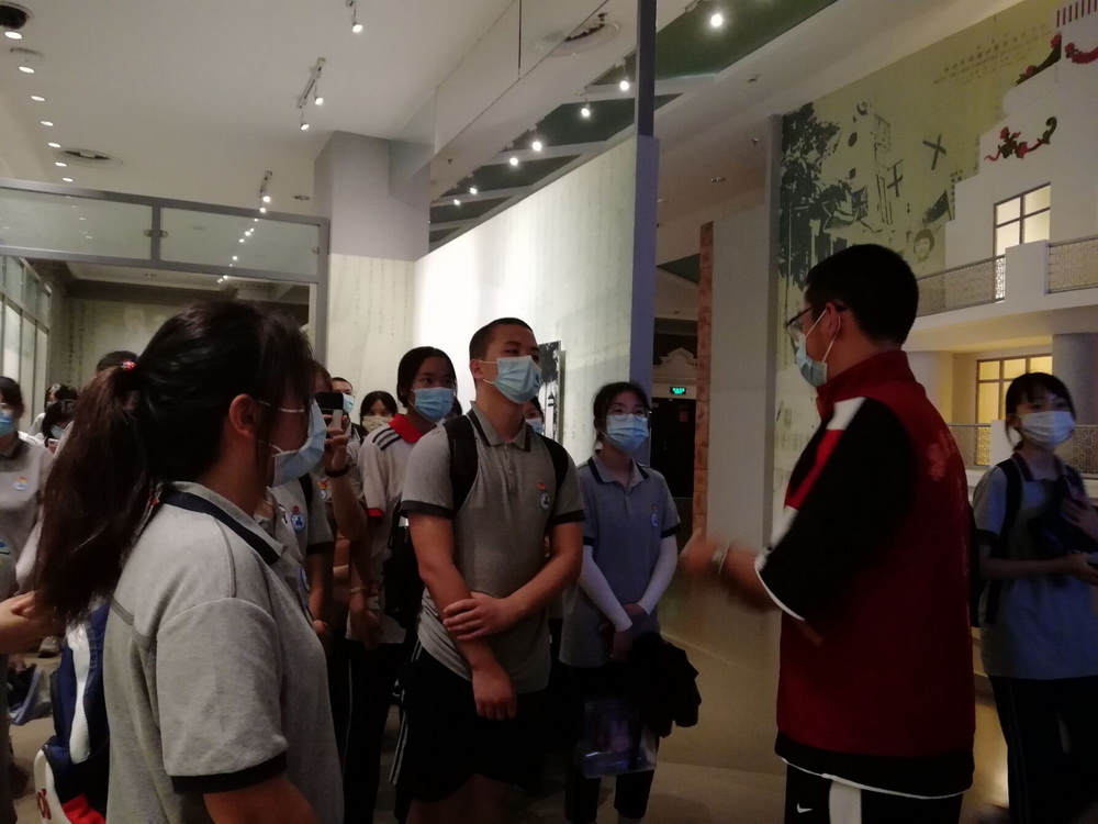 20210522  业余党校学员参观陈嘉庚纪念馆 (7).jpg