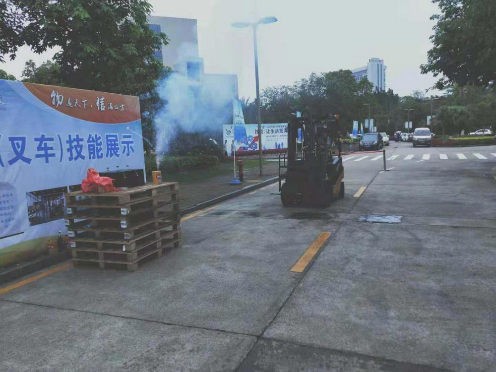 叉车1.png