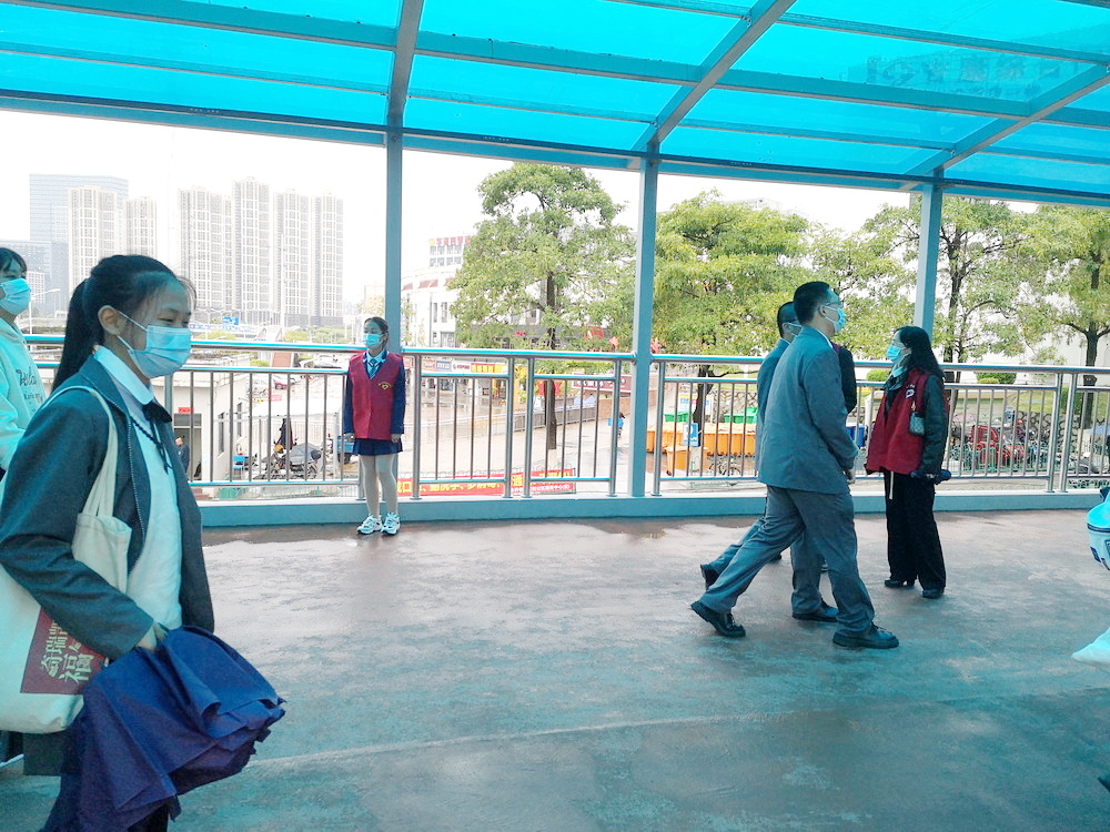 党建带团建，志愿护校园 (1).jpg
